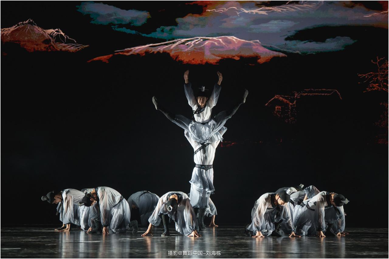 022 2025.06.25 株洲市第八中学第十六届梦航艺术展演《长歌逐梦 美润芳华》摄影@舞蹈中国-刘海栋.jpg